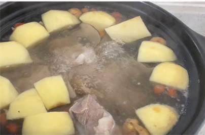 鱷魚肉蘋果湯